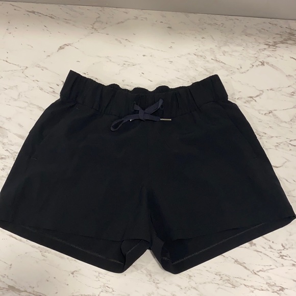 lululemon athletica Pants - Lululemon On The Fly Short Woven